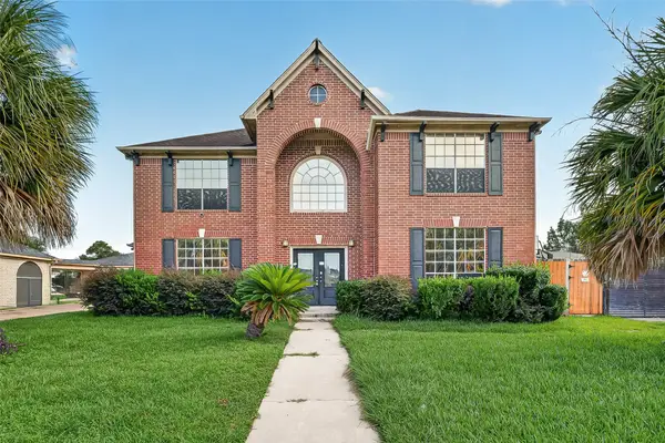 8102 Ashley Circle Drive N, Houston, TX 77071