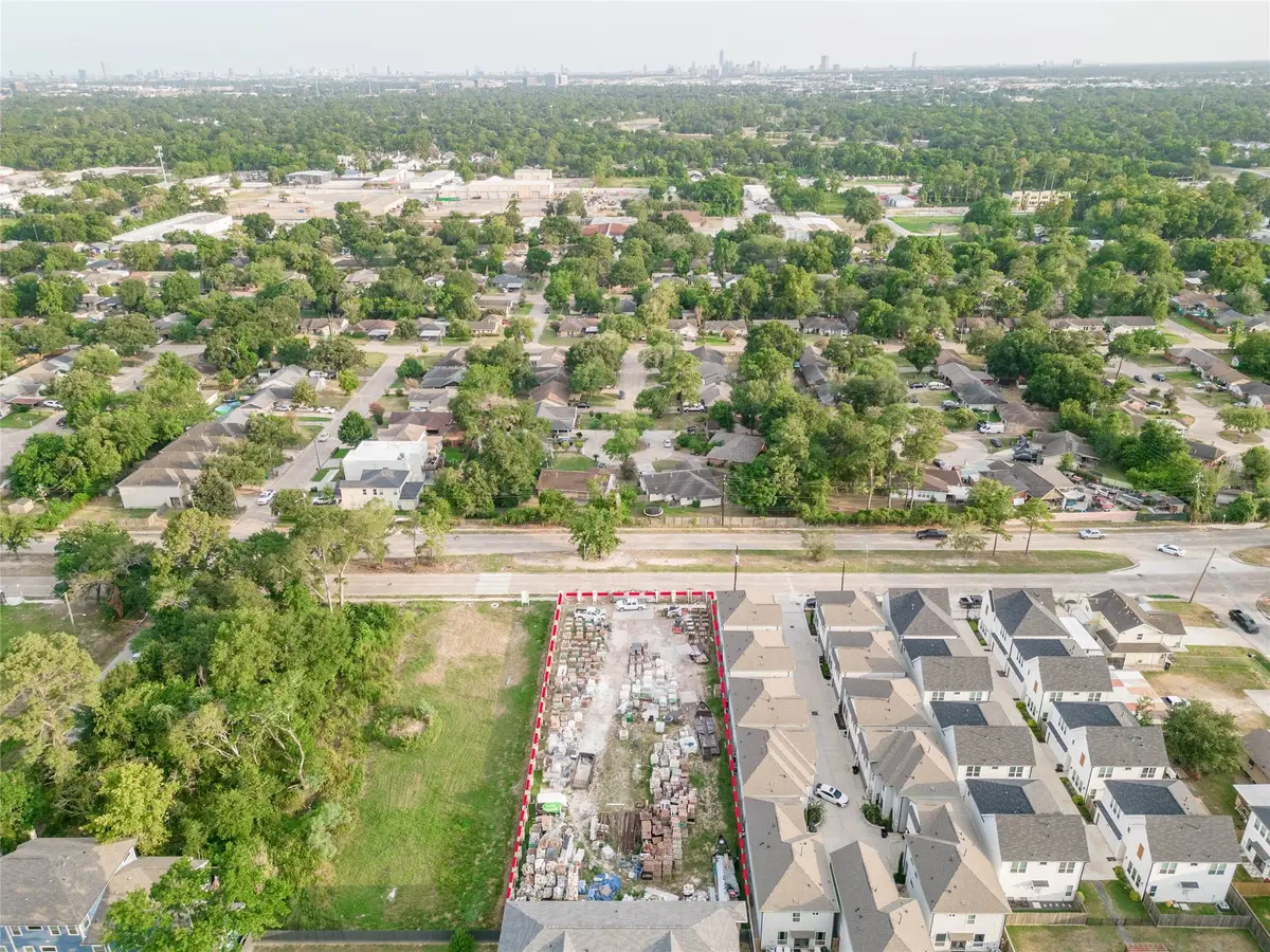 4440 W Tidwell Rd, Houston, TX 77091 - #1