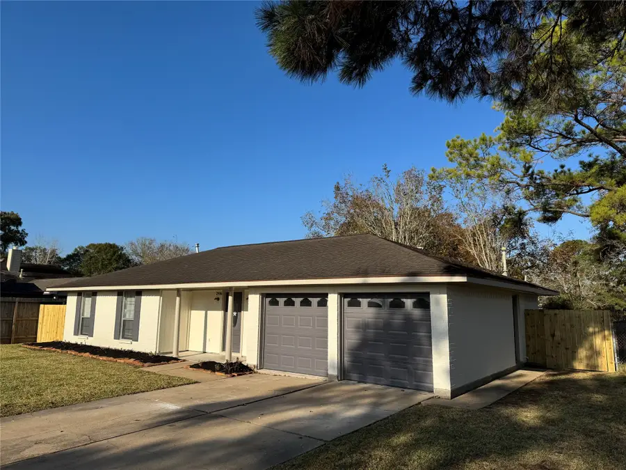 2906 Spring Creek Lane, Pearland, TX 77581 - Image #2