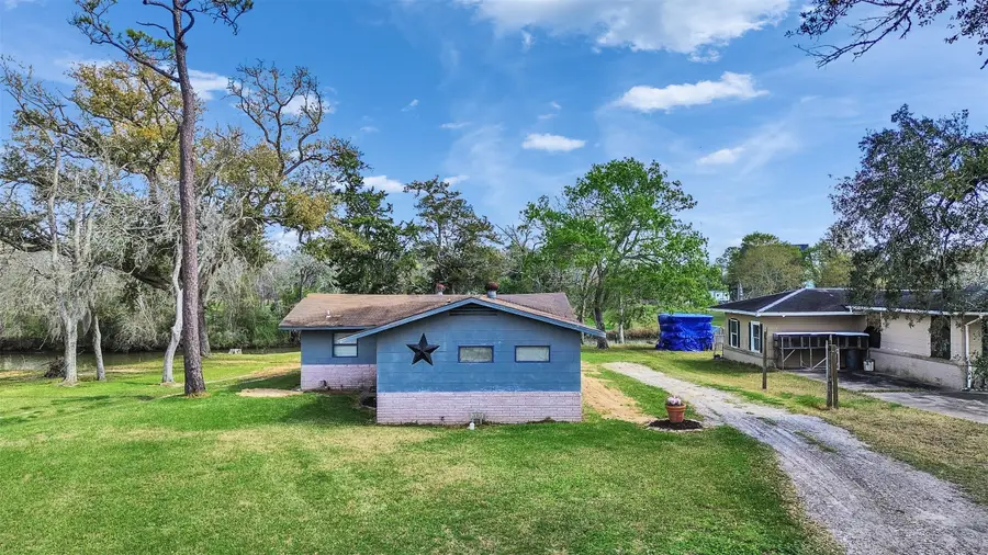 3315 Saint Anne Street, Liverpool, TX 77577 - #2