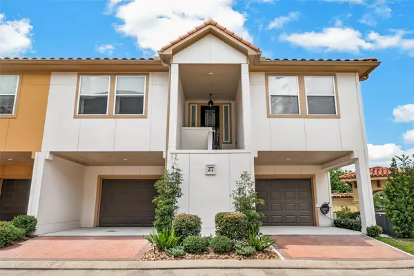 27 W Oaks Drive, Houston, TX 77058