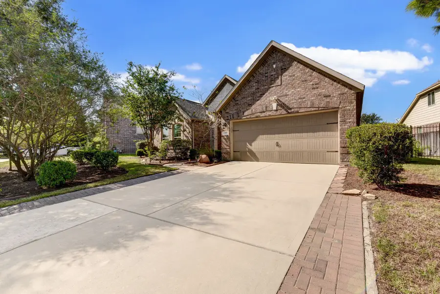 39 S Pinto Point Circle, Spring, TX 77389 - Image #3