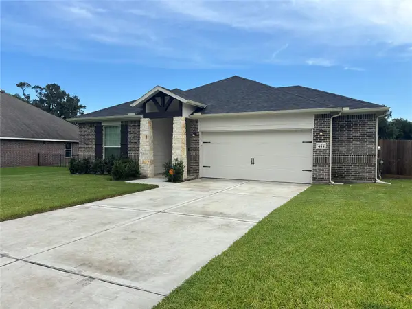 411 S Amherst Drive, West Columbia, TX 77486