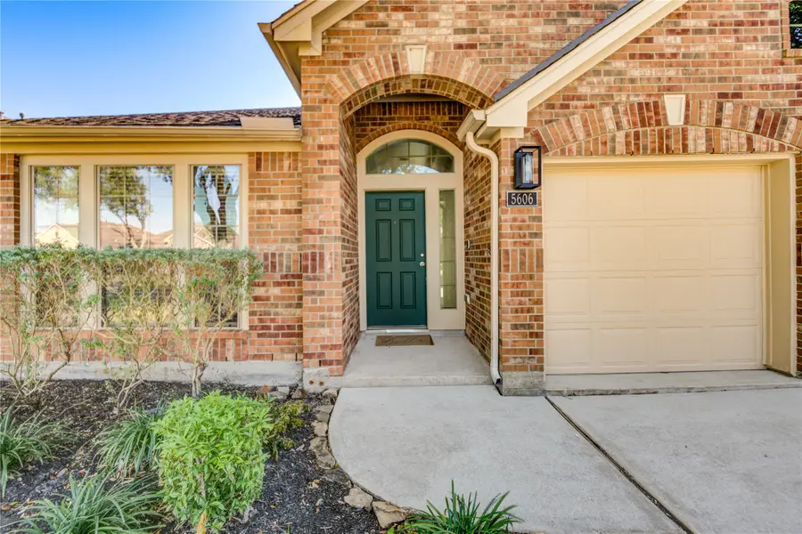 5606 Walnut Glen Lane, Rosenberg, TX 77471 - Image #2