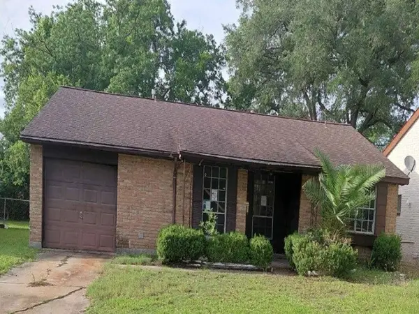 4806 Grapevine Street, Houston, TX 77045