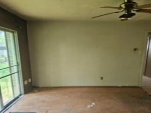 4806 Grapevine Street, Houston, TX 77045 - #3