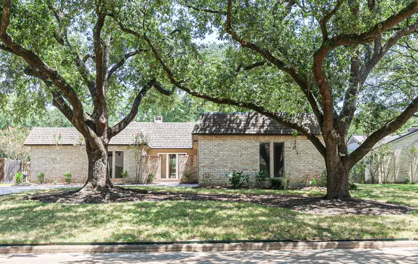 13226 Holston Hills Drive, Houston, TX 77069