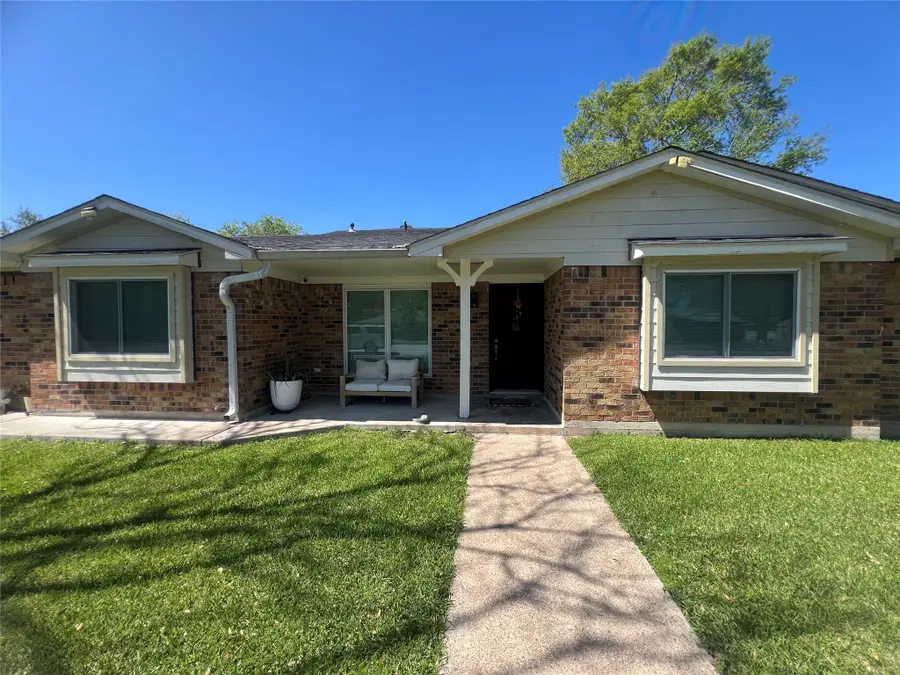 402 Lyndale Drive, Highlands, TX 77562 - #3