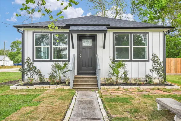 5722 5th Street, Danbury, TX 77534