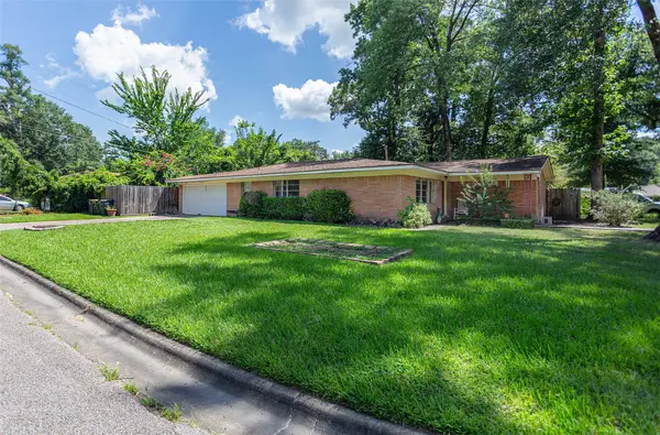 101 S Woodsway Street E, Conroe, TX 77301