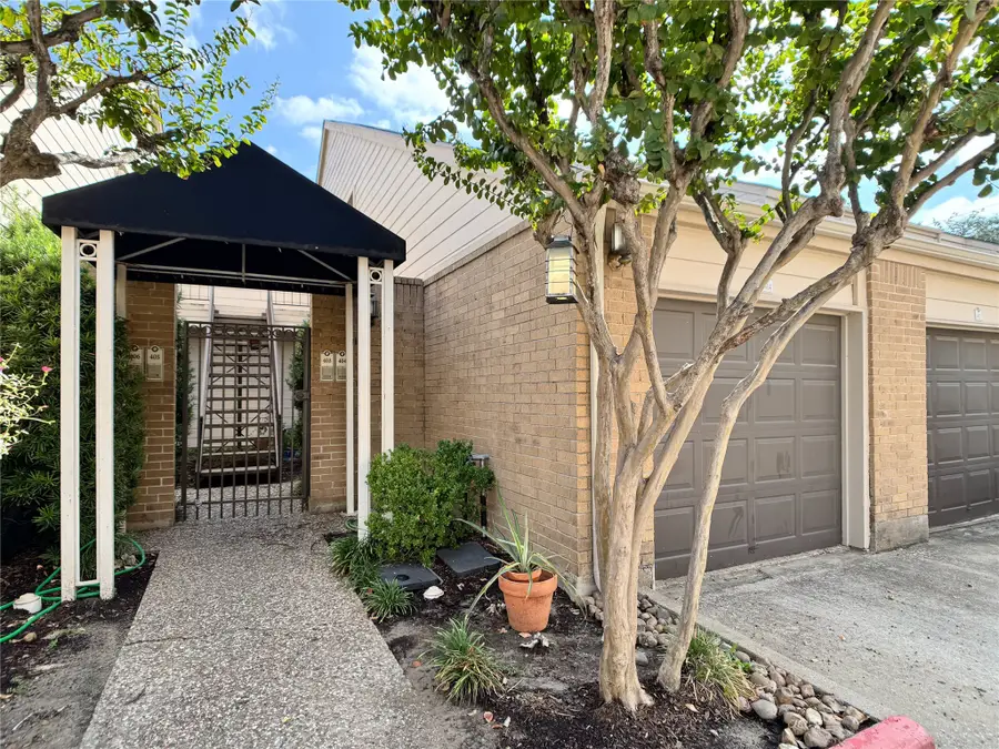 2277 S Kirkwood Road #404, Houston, TX 77077 - Image #2