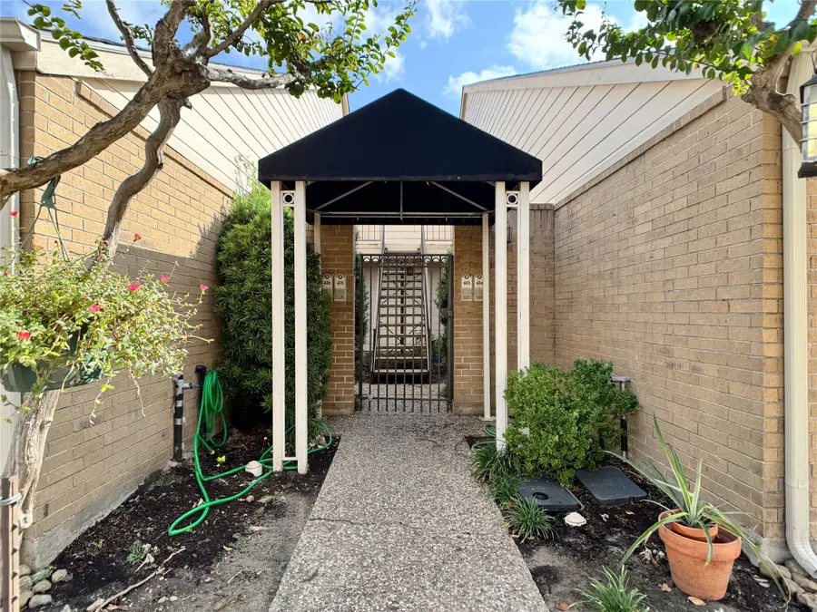 2277 S Kirkwood Road #404, Houston, TX 77077 - Image #3