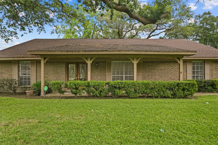 1655 E South Street, Alvin, TX 77511 - #3