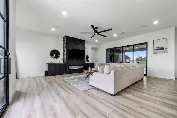 5119 Sophie Slanksy Way, Sealy, TX 77474