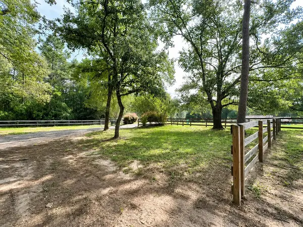 27951 Country Lane, Hockley, TX 77447