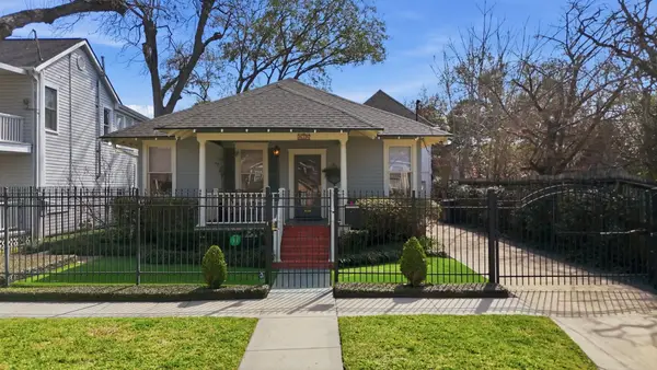 818 Woodland Street, Houston, TX 77009