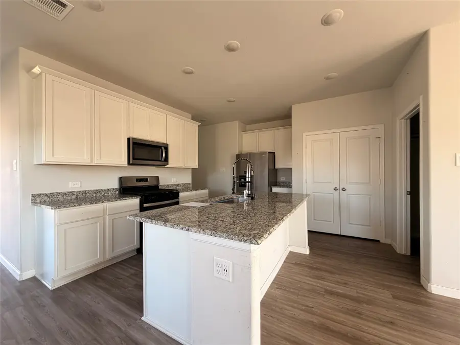 17104 Coulter Pine Court, Conroe, TX 77302 - Image #3