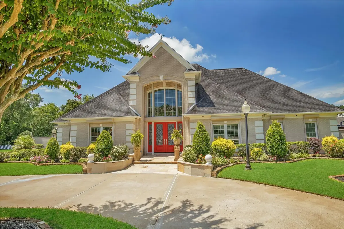 204 Oak Drive, Friendswood, TX 77546 - #1
