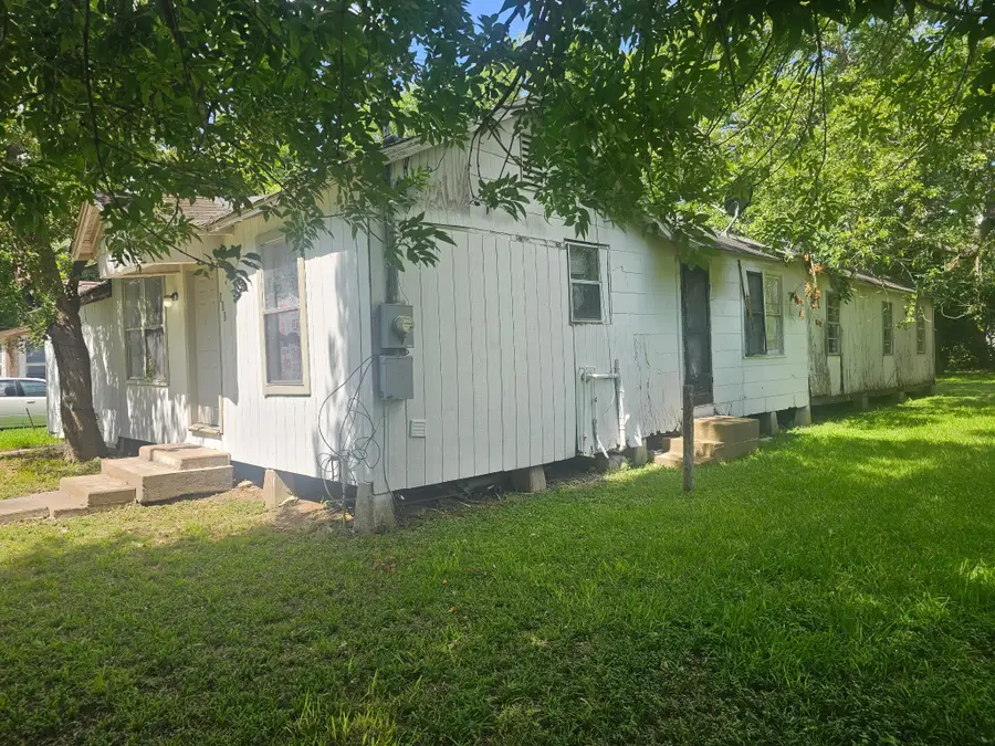805 Texas Street, Wharton, TX 77488 - #2