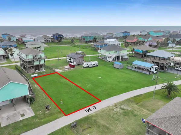 1966 Avenue G, Crystal Beach, TX 77650