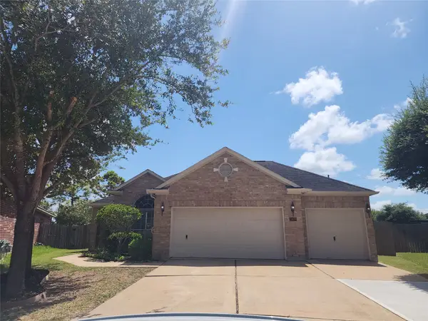 2909 Castleton Bay Lane, Pearland, TX 77584