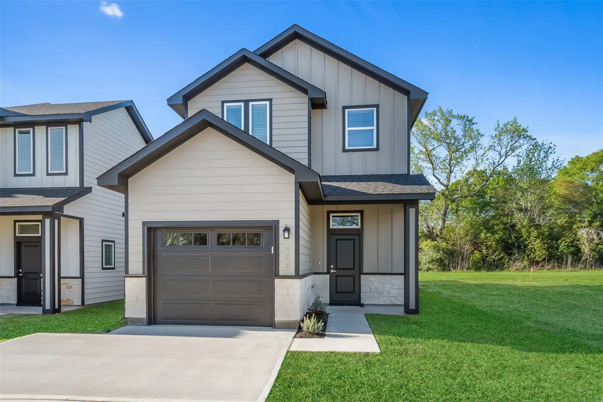 408 W Marlin St, Willis, TX 77378 - #1