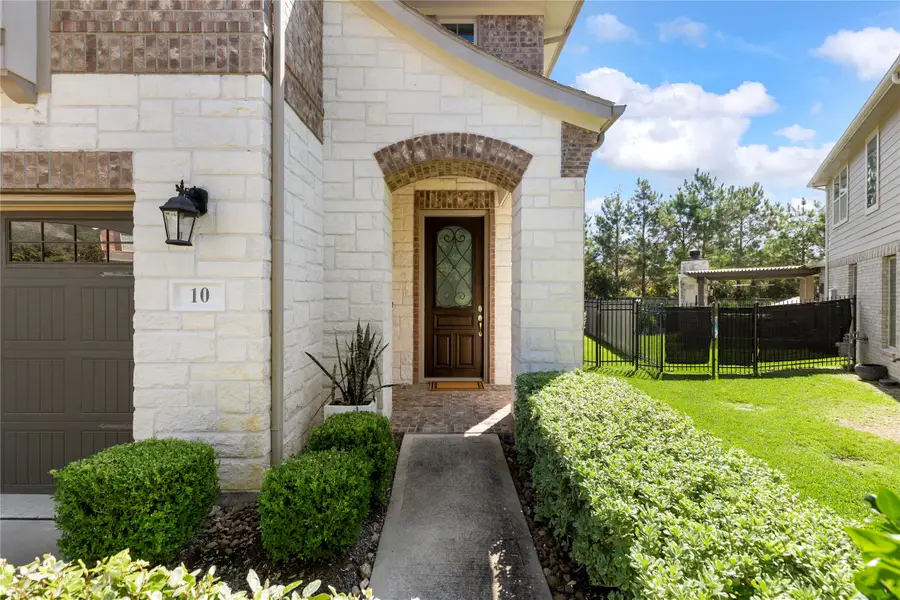 10 Heirloom Garden Place, The Woodlands, TX 77354 - Image #3