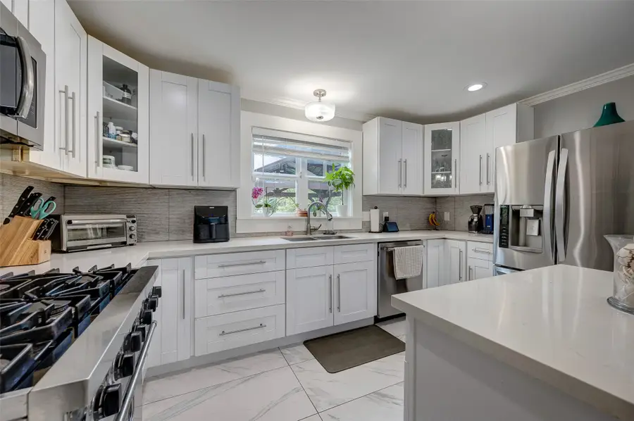 5205 Irvington Boulevard, Houston, TX 77009 - #3