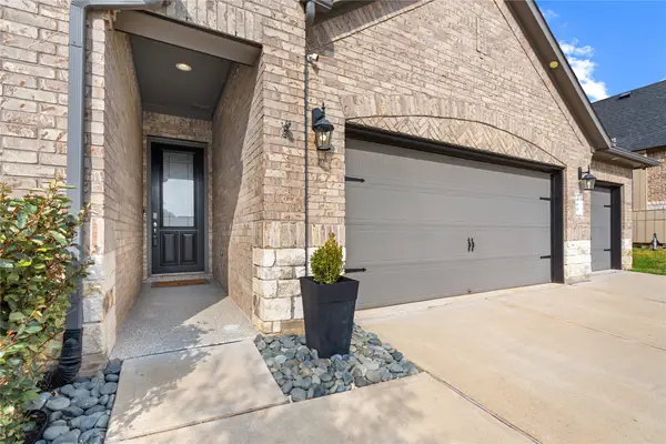 443 Stonebrook Lane, Conroe, TX 77304