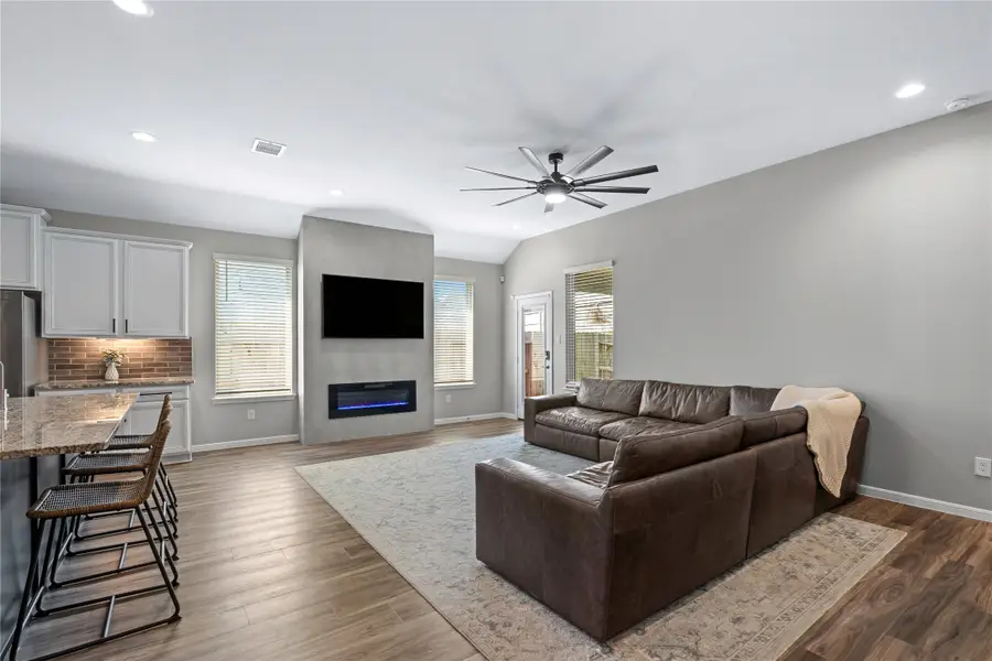 443 Stonebrook Lane, Conroe, TX 77304 - Image #3