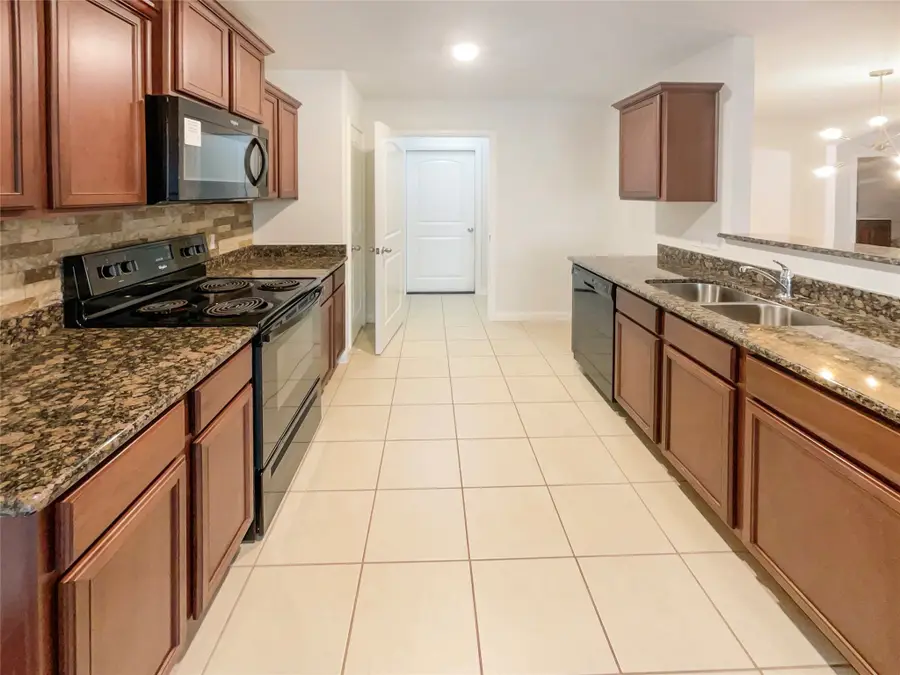 11122 Hillside Creek Drive, Humble, TX 77396 - Image #2