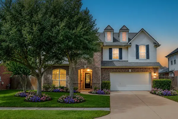 12007 Bright Landing Court, Pearland, TX 77584