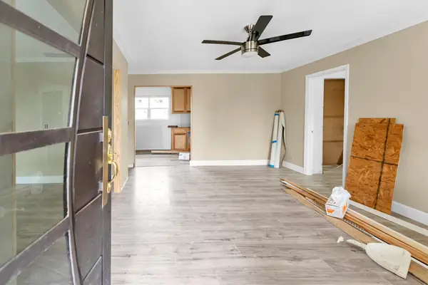 909 Ives Creek Road, Bellville, TX 77418