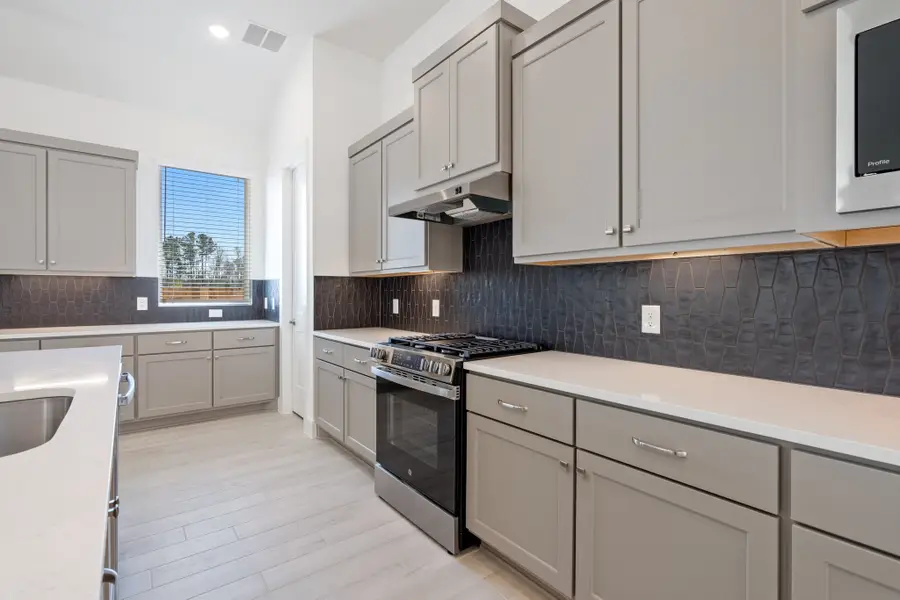 514 Tawny Rim Drive, Willis, TX 77318 - Image #3