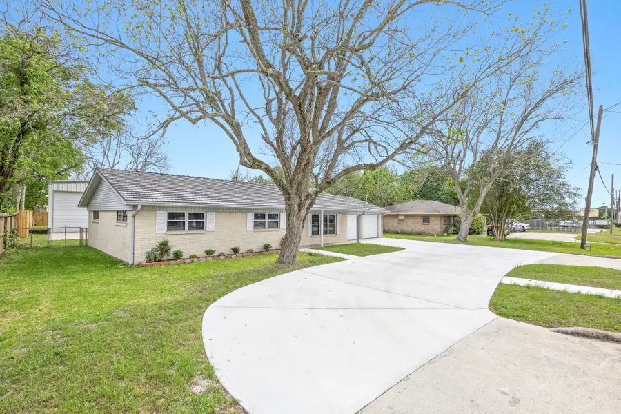 202 Massey Tompkins Road, Baytown, TX 77521 - #3