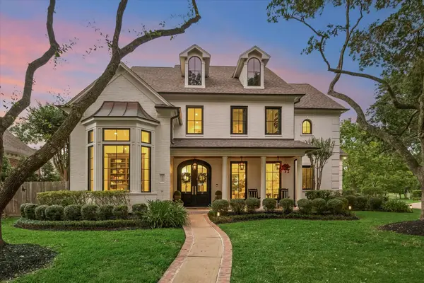3202 Oakmont Drive, Sugar Land, TX 77479