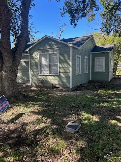 1304 Yupon Street, El Campo, TX 77437 - Image #2