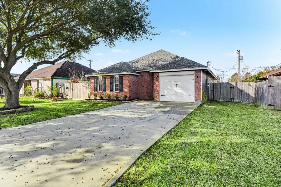 2705 Clara Lane N, Texas City, TX 77590 - Image #3