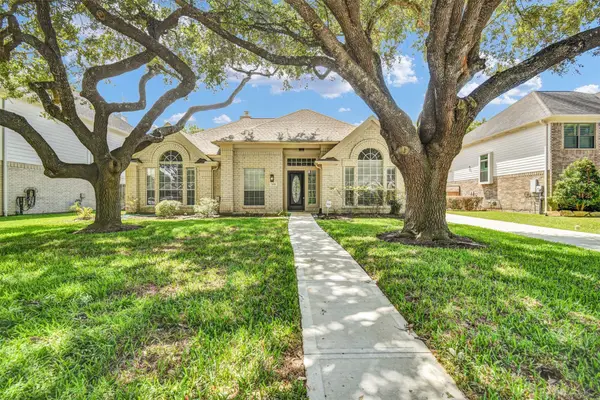2131 Shaly Breeze Lane, League City, TX 77573