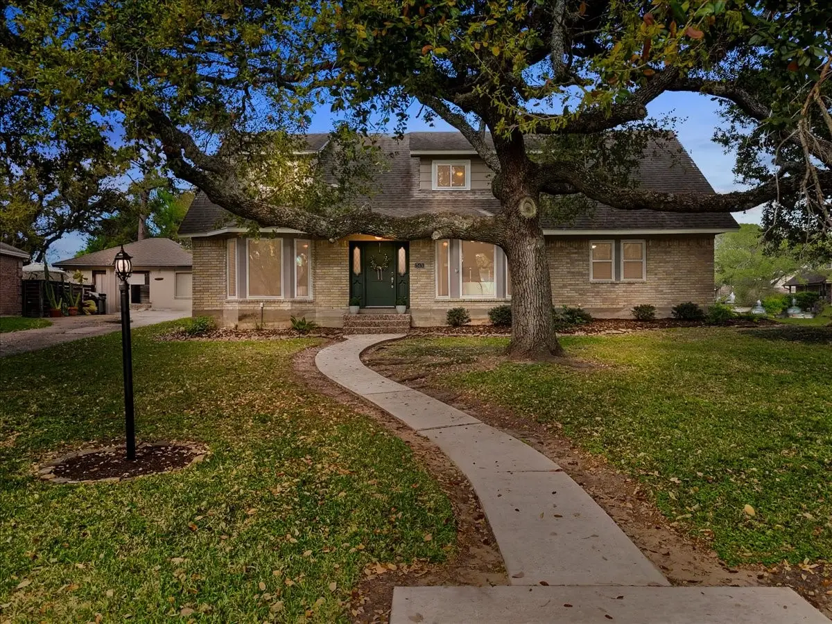 15431 Wandering Trail, Friendswood, TX 77546 - #1