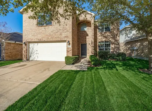 3833 Cedar Falls Drive, Fort Worth, TX 76244