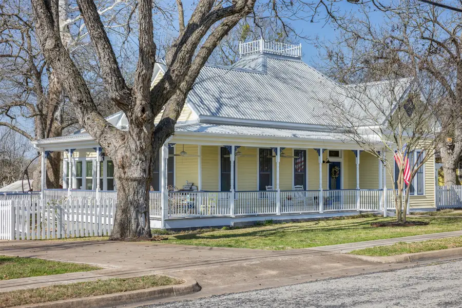 542 S Main Street, La Grange, TX 78945 - #2