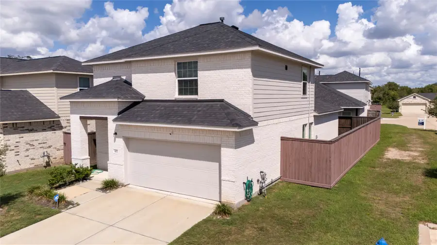 402 Flycatcher Court, Clute, TX 77531 - #2
