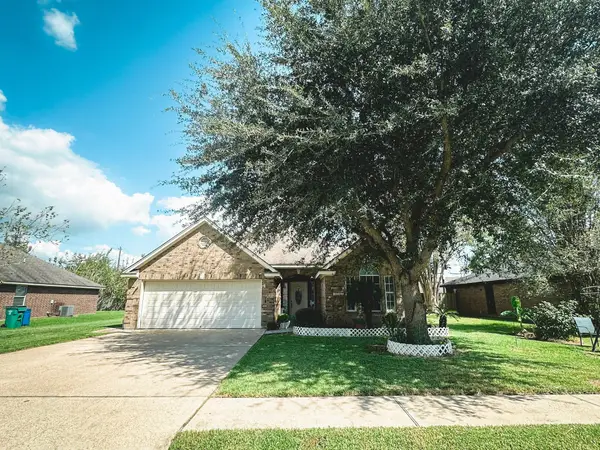 1102 N Shepherd Drive, Baytown, TX 77520