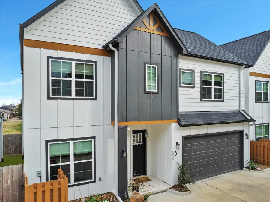 303 Blueberry Street #B, Houston, TX 77018 - #2