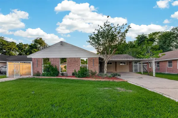 11206 Huggins Drive, Houston, TX 77035