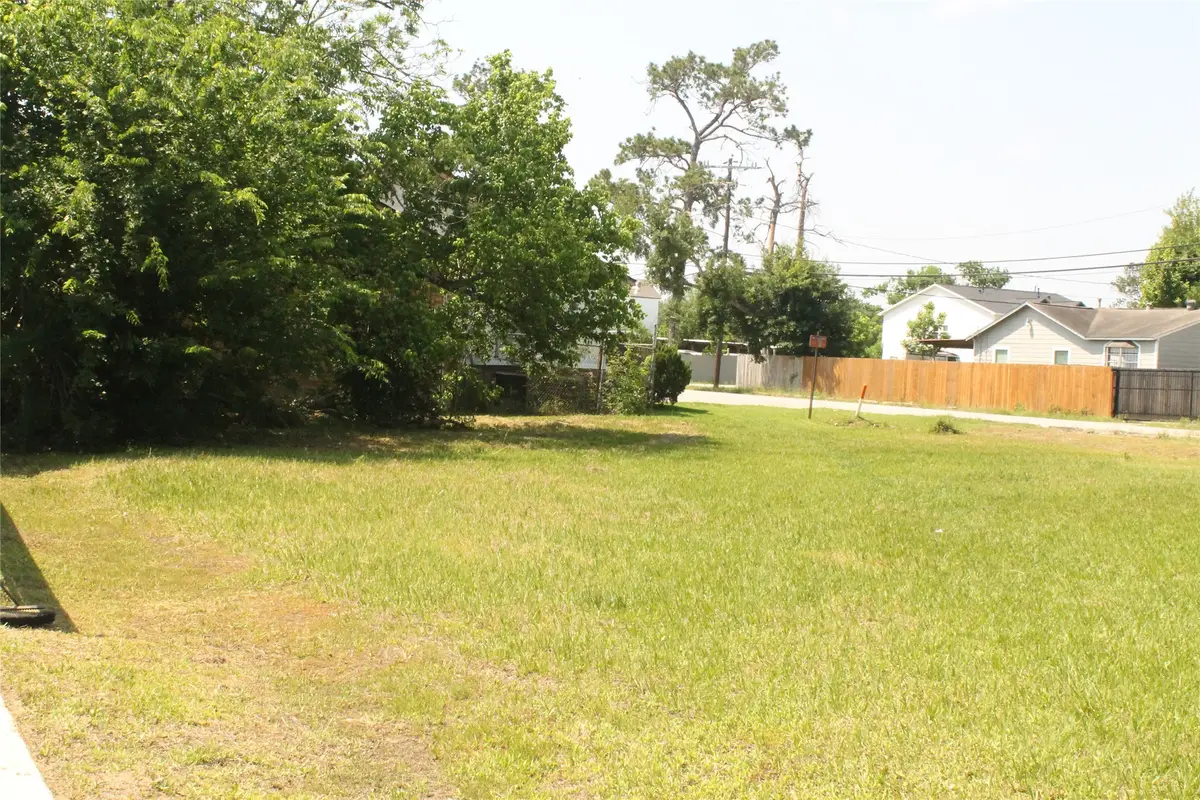 8202 Flintridge Drive, Houston, TX 77028 - #1