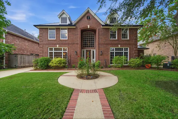 14 Hilshire Grove Lane, Hilshire Village, TX 77055