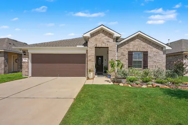 2403 Divot Lane, Navasota, TX 77868