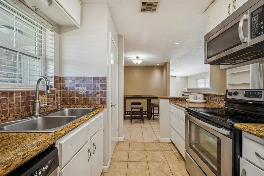 4908 Holly Park Drive, Pasadena, TX 77505 - Image #2